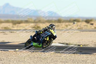 media/Dec-07-2025-CVMA (Sun) [[3e7d2de5dc]]/Race 18-Formula Twins-Formula 40 UL/